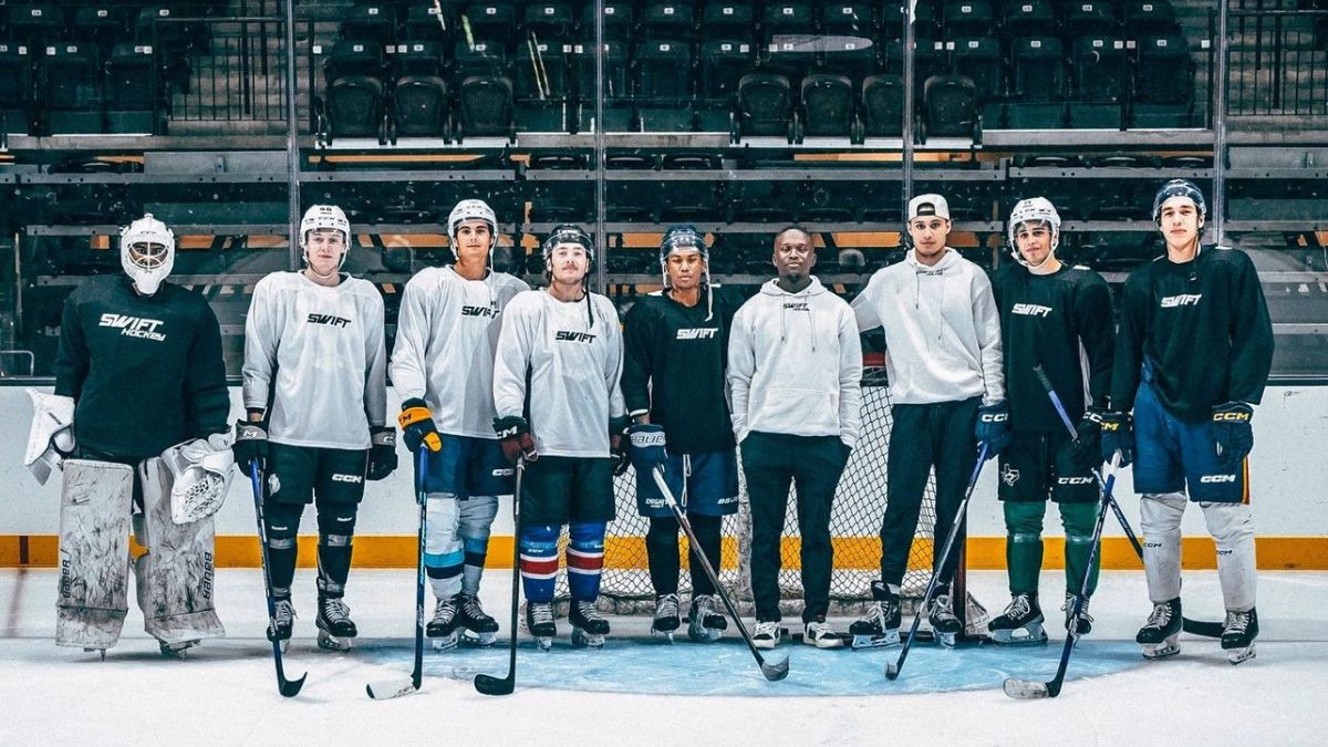 Group of kids playing hockey with Swift Hockey sticks in Durham Region, Ontario, Canada